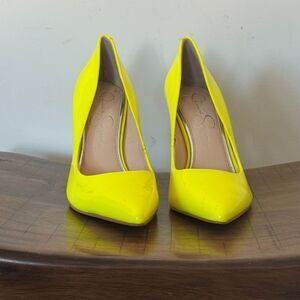 Jessica Simpson Neon Yellow Patent Leather Stiletto Pumps Womens 7 Pointed Toe